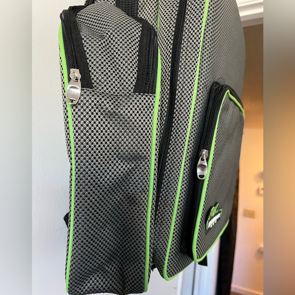 Iron man 6 person picnic set. Insulated aluminum wine cooler, easy setup. - Picture 4 of 7